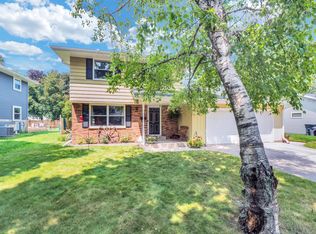 1334 Carmen Ave, Sheboygan, WI 53081