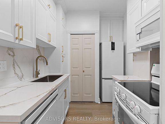 3rd image of 393 King St W #1207