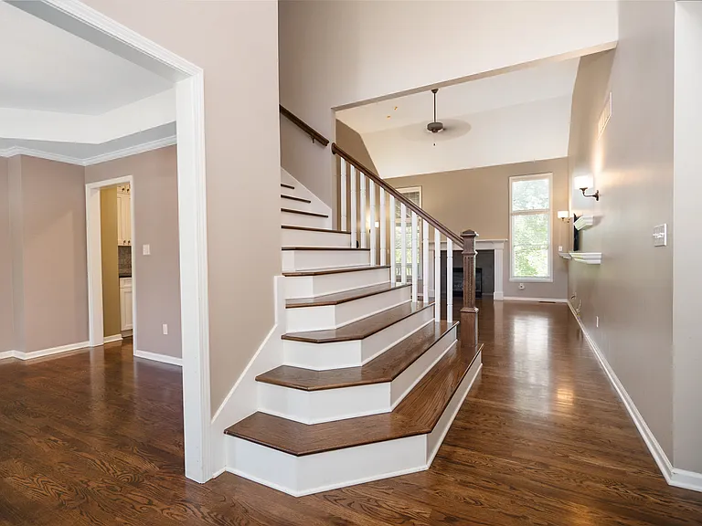 1101 Stonecreek Dr — Photo 4