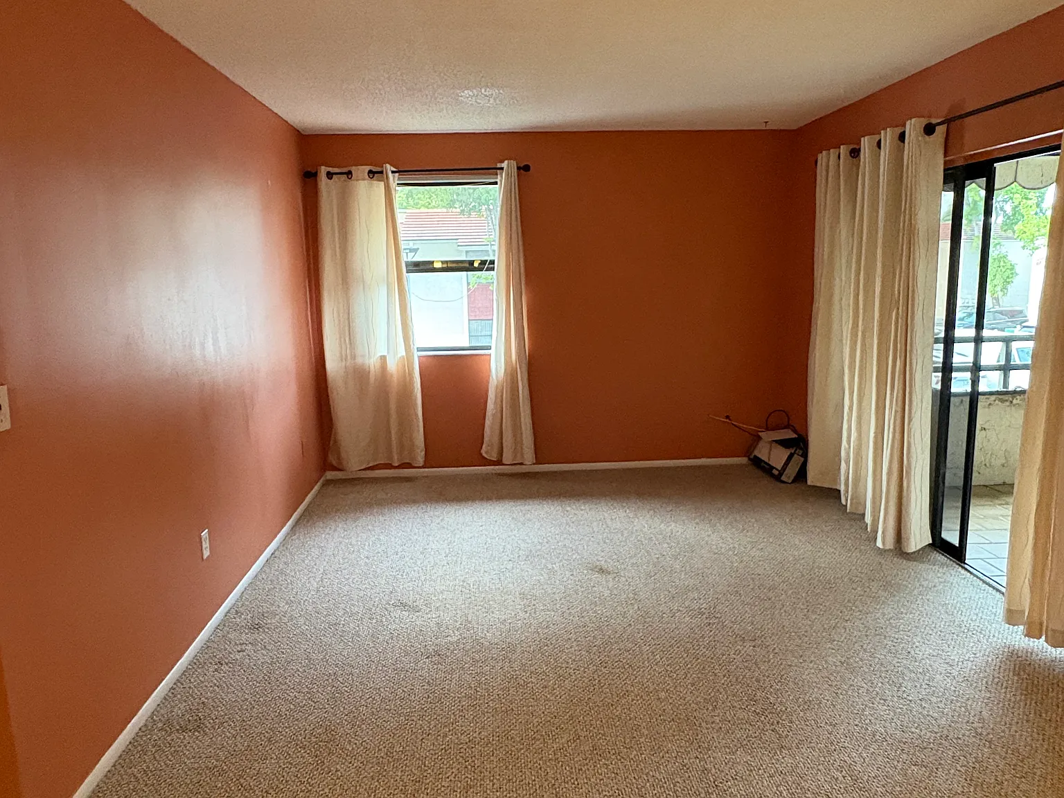 2 bed, 985 sqft, $2,200 — Photo 3