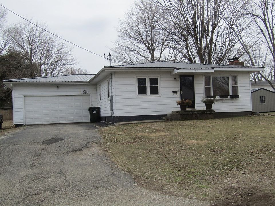 1st image of 407 E Grand Prairie St