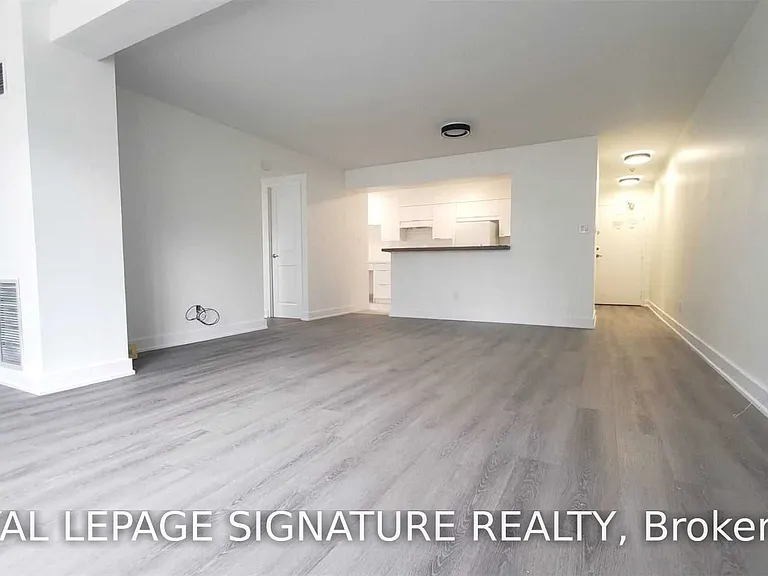 633 Bay St #419 — Photo 5