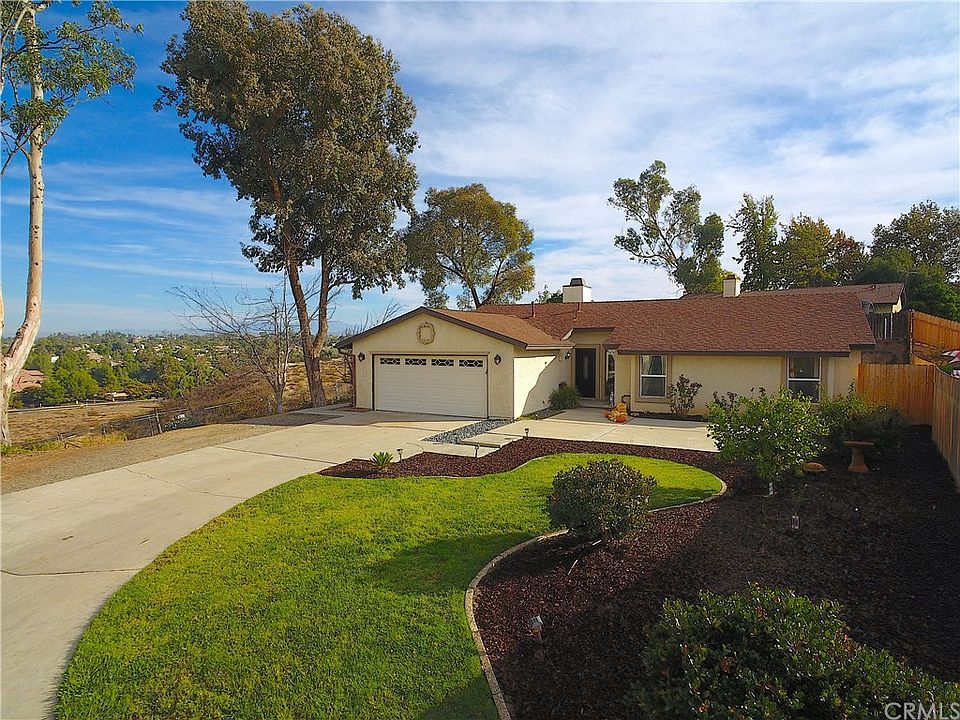 1st image of 42457 Carino Pl