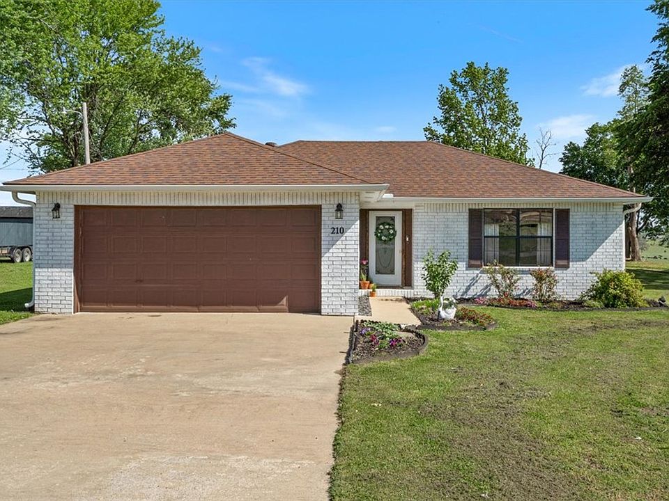 1st image of 210 Jenkins Rd