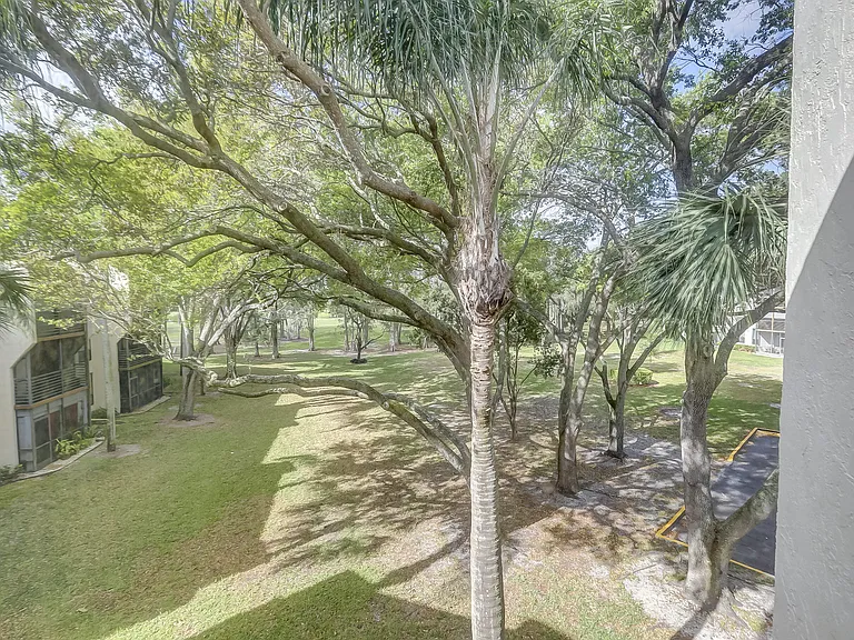 6751 N University Dr #302 — Photo 10