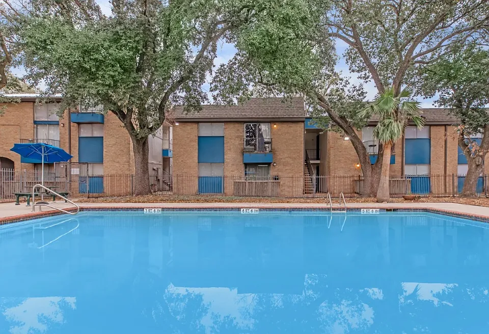 3737 Hillcroft Apartments