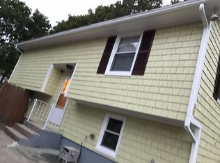 28 Noyes St, Warwick, RI 02886