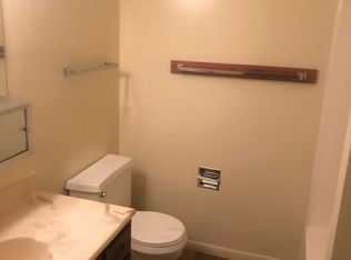 1425 E 15th St #1425E-A07, Crete, NE 68333