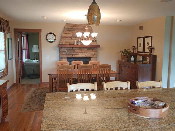 4th image of 53599 Endres Dr