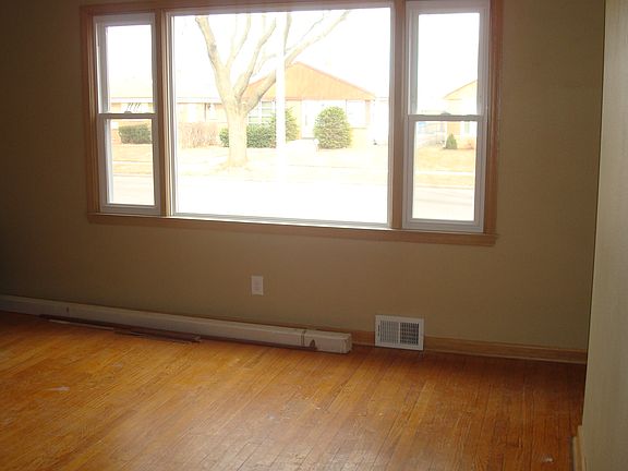5th image of 4263 N 71st St