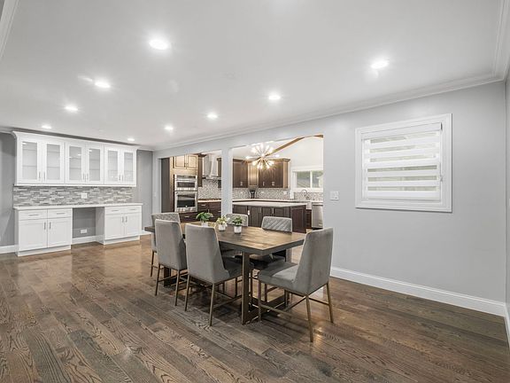 3rd image of 1260 Waterbury Ln