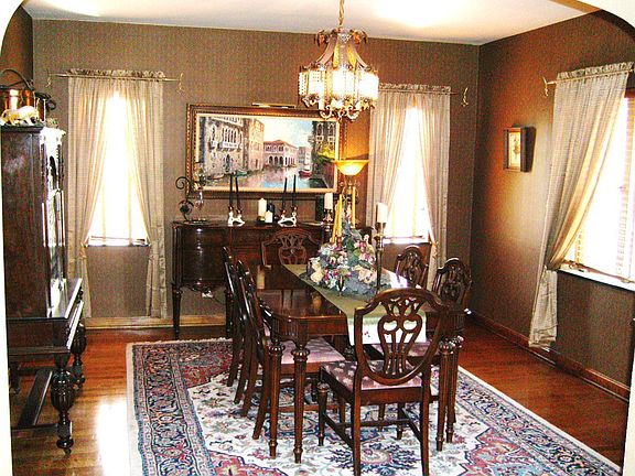 Holidays and special occasions in this elegant dining room are to please!