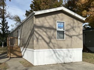 1900 NW Lyman Rd #235, Topeka, KS 66608