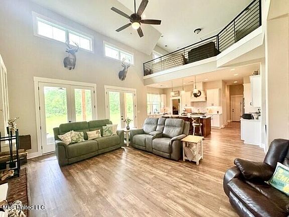 5th image of 3649 Myrtlewood Dr