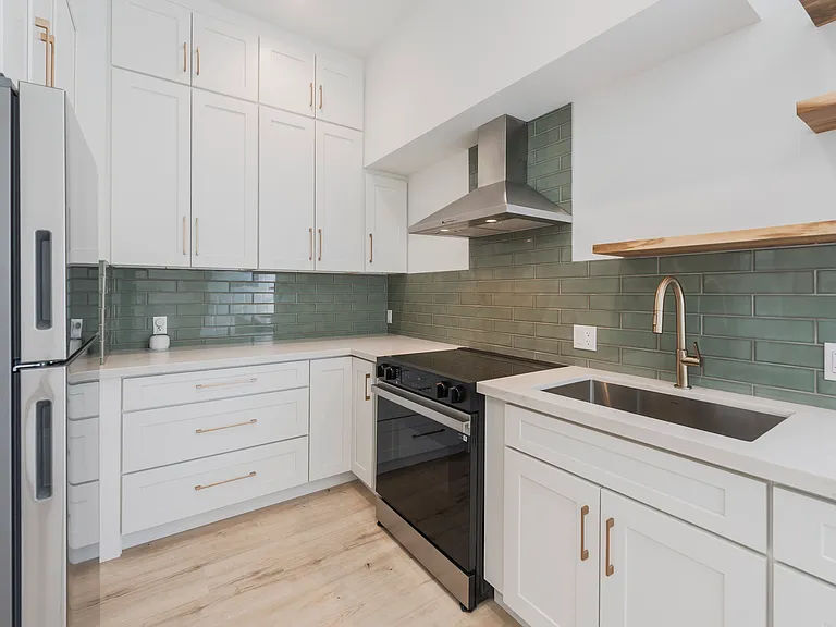 248 N Stevens St — Photo 6
