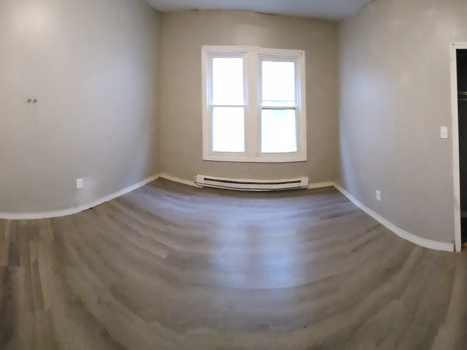 3 bed, $1,300 — Photo 1