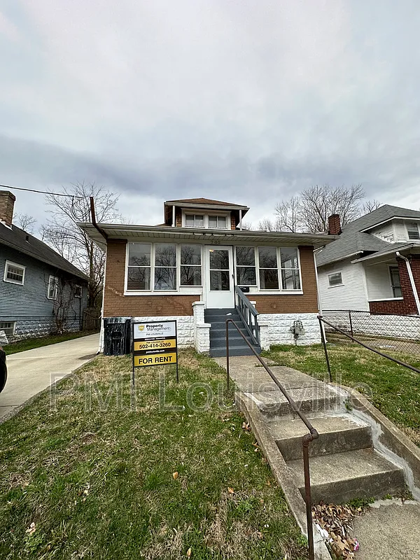 202 N 36th St photo 1