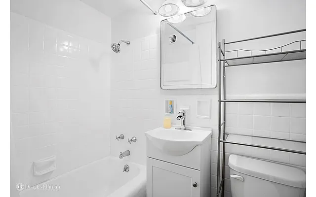 Rented by Douglas Elliman | media 24