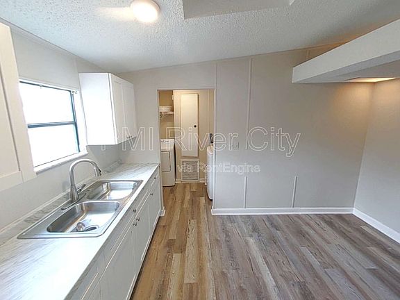 3rd image of 12556 Palmetto St