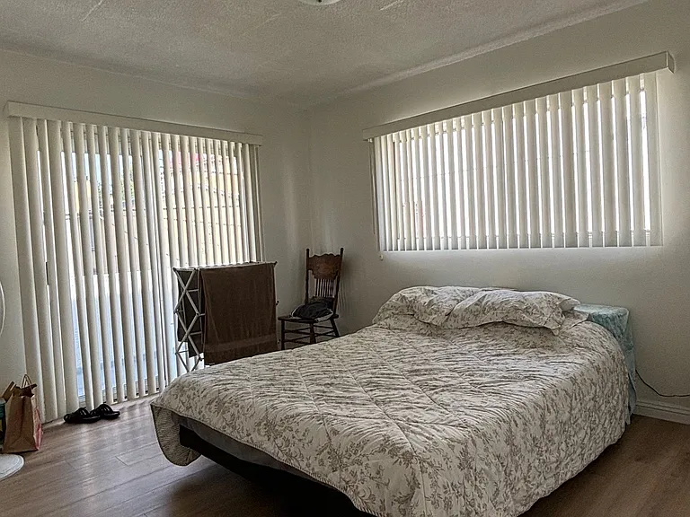 1317 N Mansfield Ave #8 — Photo 6
