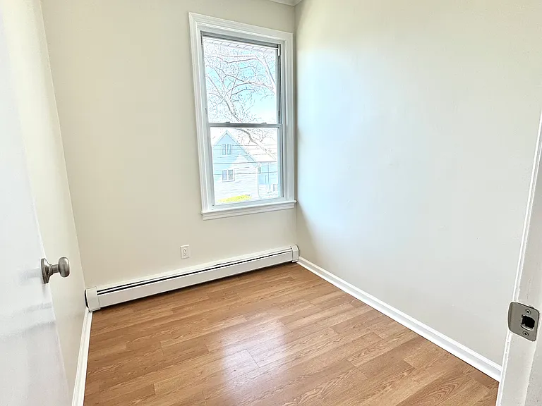 210-212 Maple St #2 — Photo 8