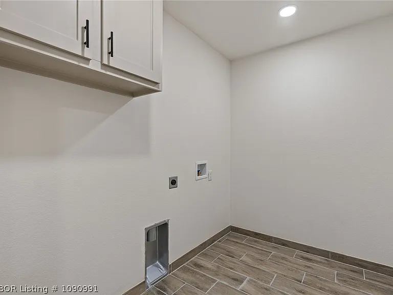 10415 A & B Preston Ct — Photo 20