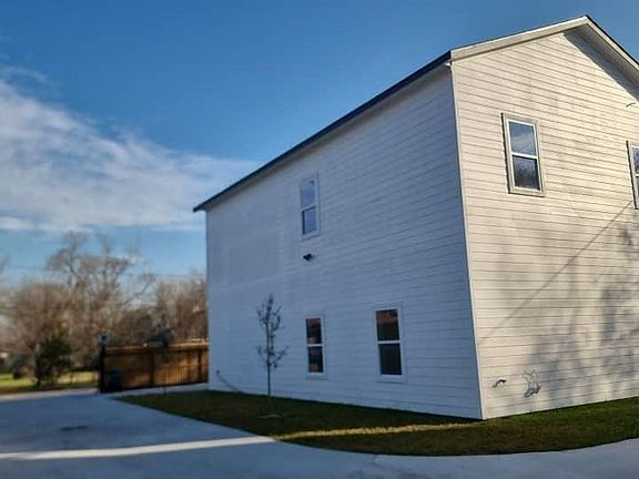 3rd image of 5130 Clover St #B