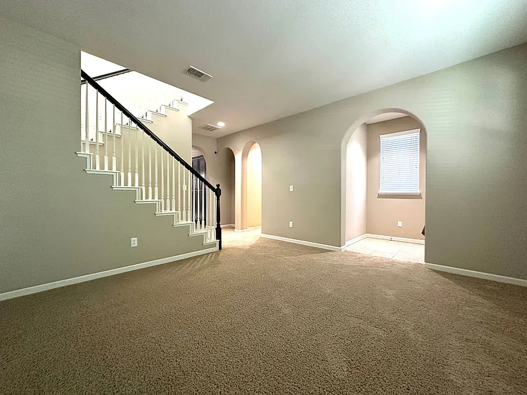 3895 Bethpage St — Photo 7