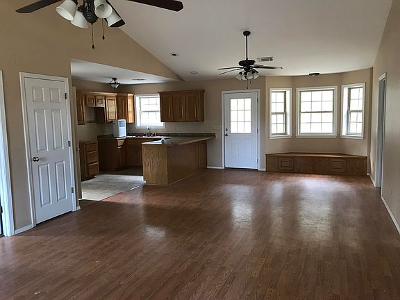 3rd image of 284 County Road 3731