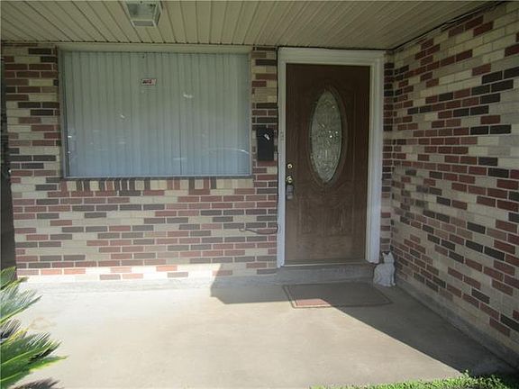 2nd image of 912 West Dr