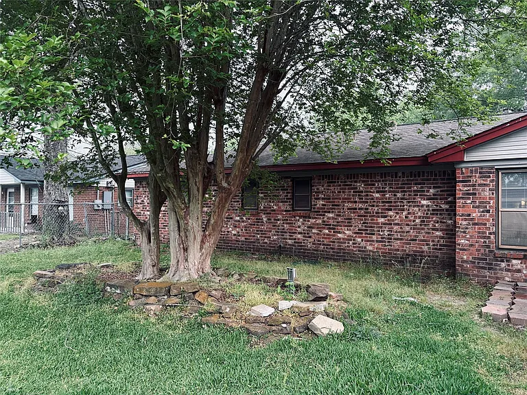 415 Zinn Dr — Photo 11