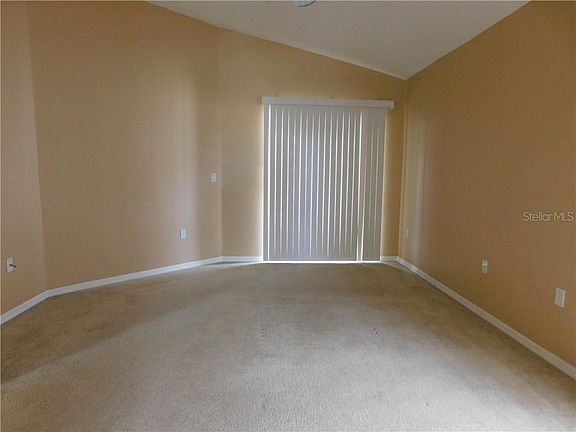4th image of 1079 Oak Landing Dr