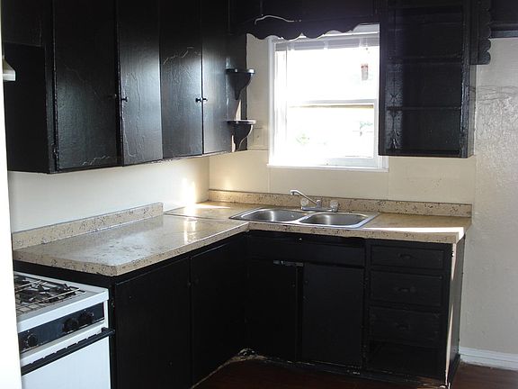 3rd image of 1804 SW 16th St