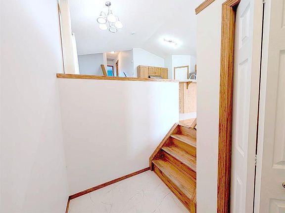 4th image of 151 N Taracove Estate Dr NE