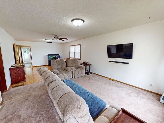 2nd image of 413 Long St