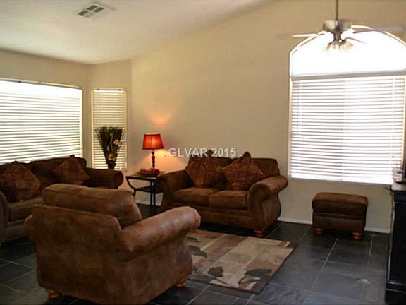 2nd image of 1095 Thornfield Ln