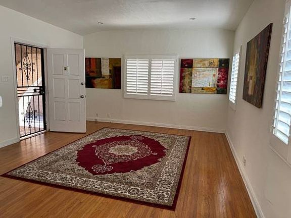 2nd image of 1537-39 1/2 S Orange Grove Ave #15375