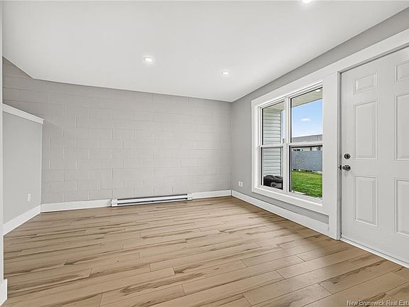 4th image of 24 Suffolk St #25