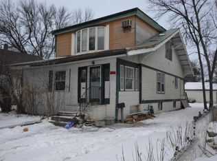 905 College St N, Fargo, ND 58102