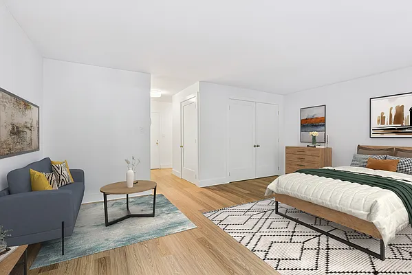 Rented by A&E Real Estate Management | media 26