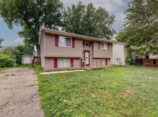 1832 S Village Dr SE, Rochester, MN 55904