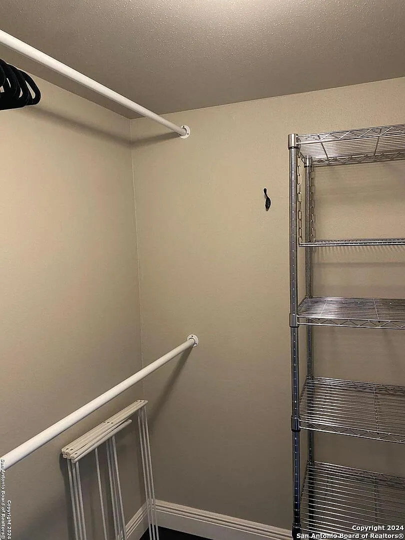 8401 N New Braunfels Ave Apt 219 — Photo 3