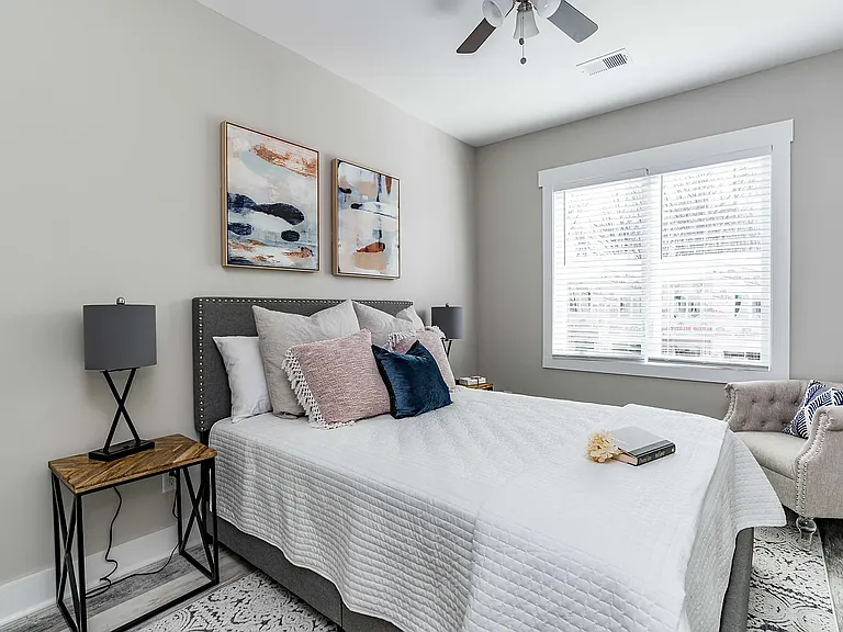 2nd bedroom