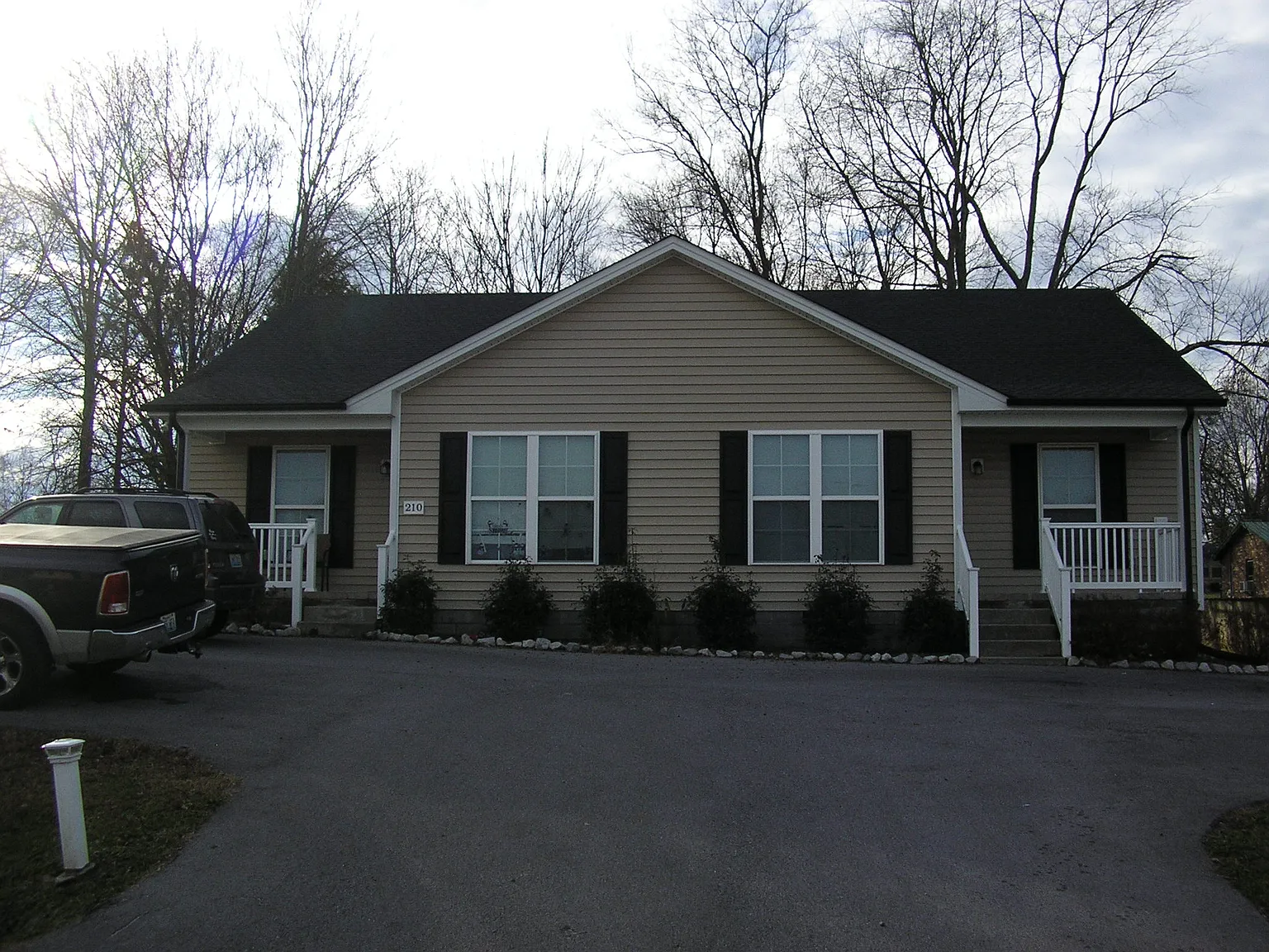 210 Crow Avenue — Photo 2