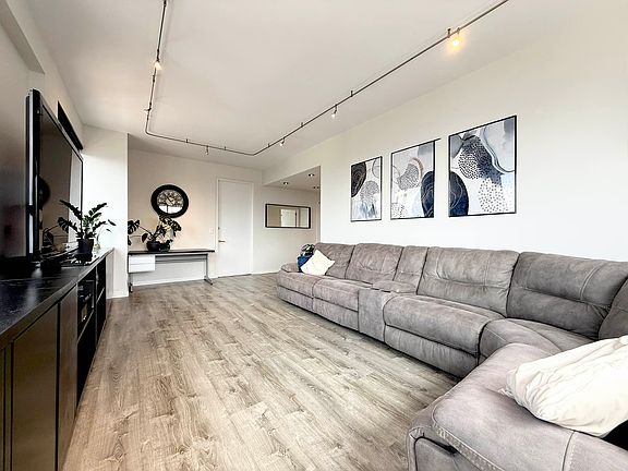 5th image of 350 W 50th St APT 31E