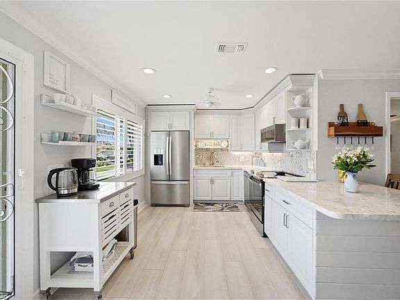 3rd image of 500 Teryl RD #2312