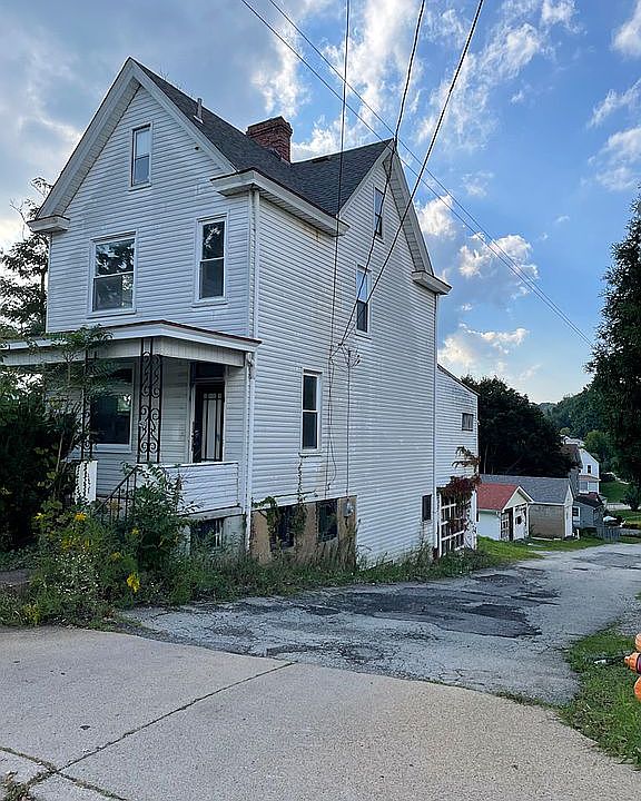 1st image of 299 N 7th St