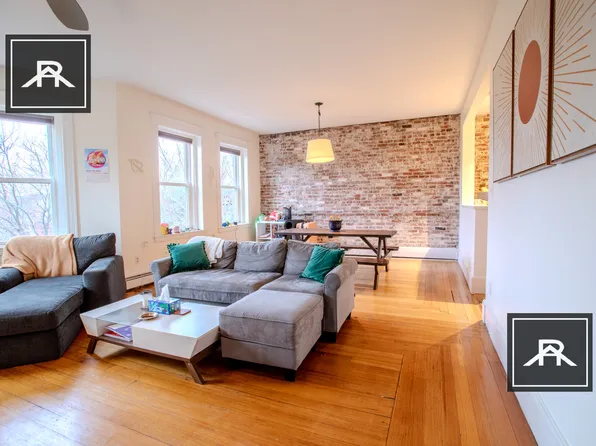 256 Aspinwall Ave #3, Brookline, MA 02445