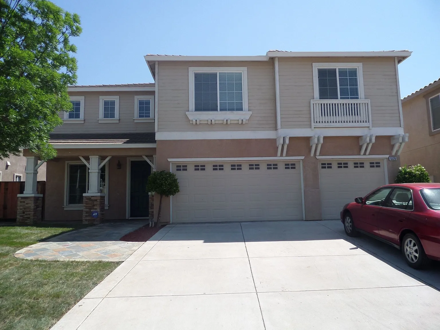 5529 Sunview Way photo 1