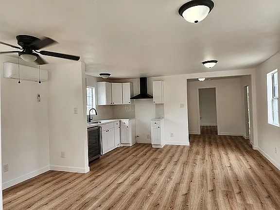1st image of 10731 Grape St